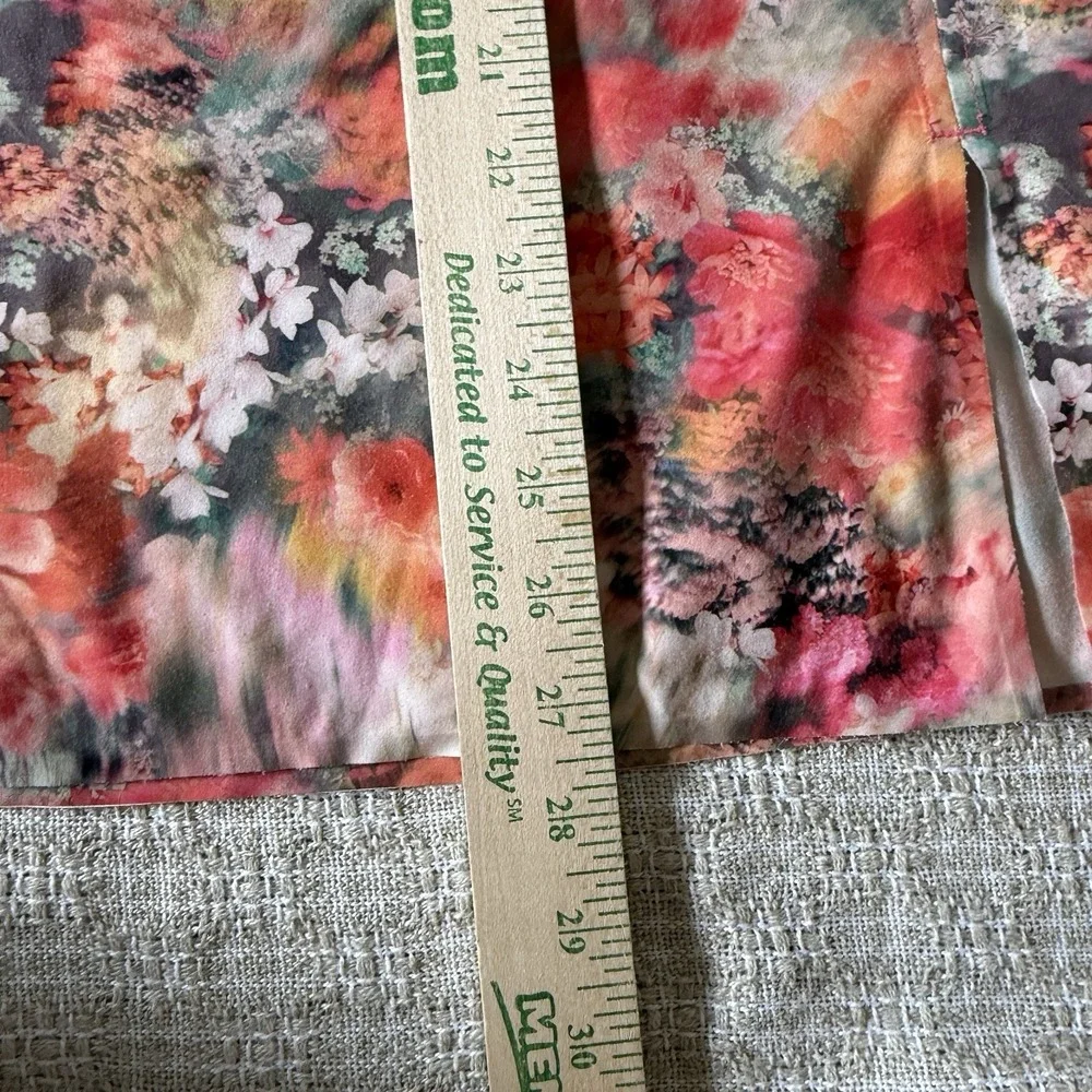 Athleta Refined Zephyr Tank Floral Print Sleeveless Workout Top Sz M Motion Blur - Picture 11 of 12